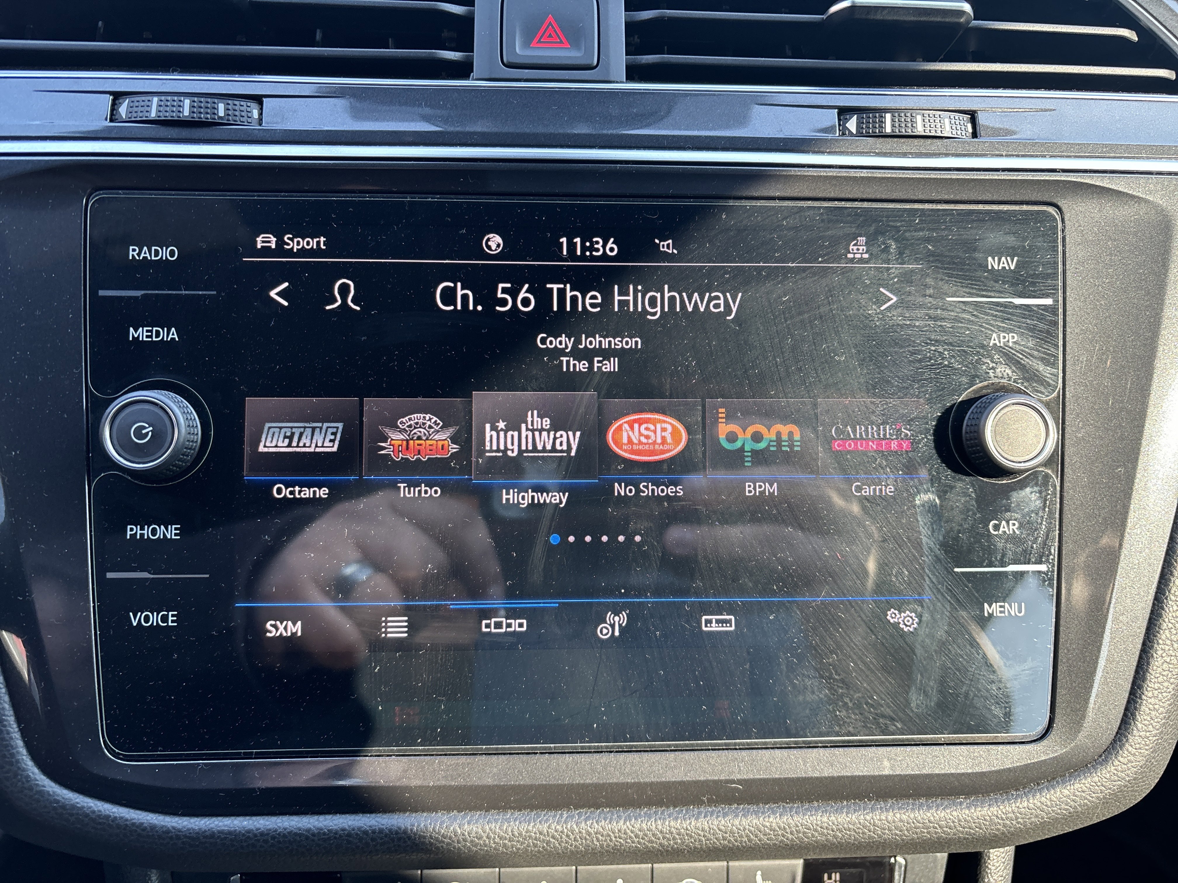 Used 2021 Volkswagen Tiguan SEL Premium R-Line image 26