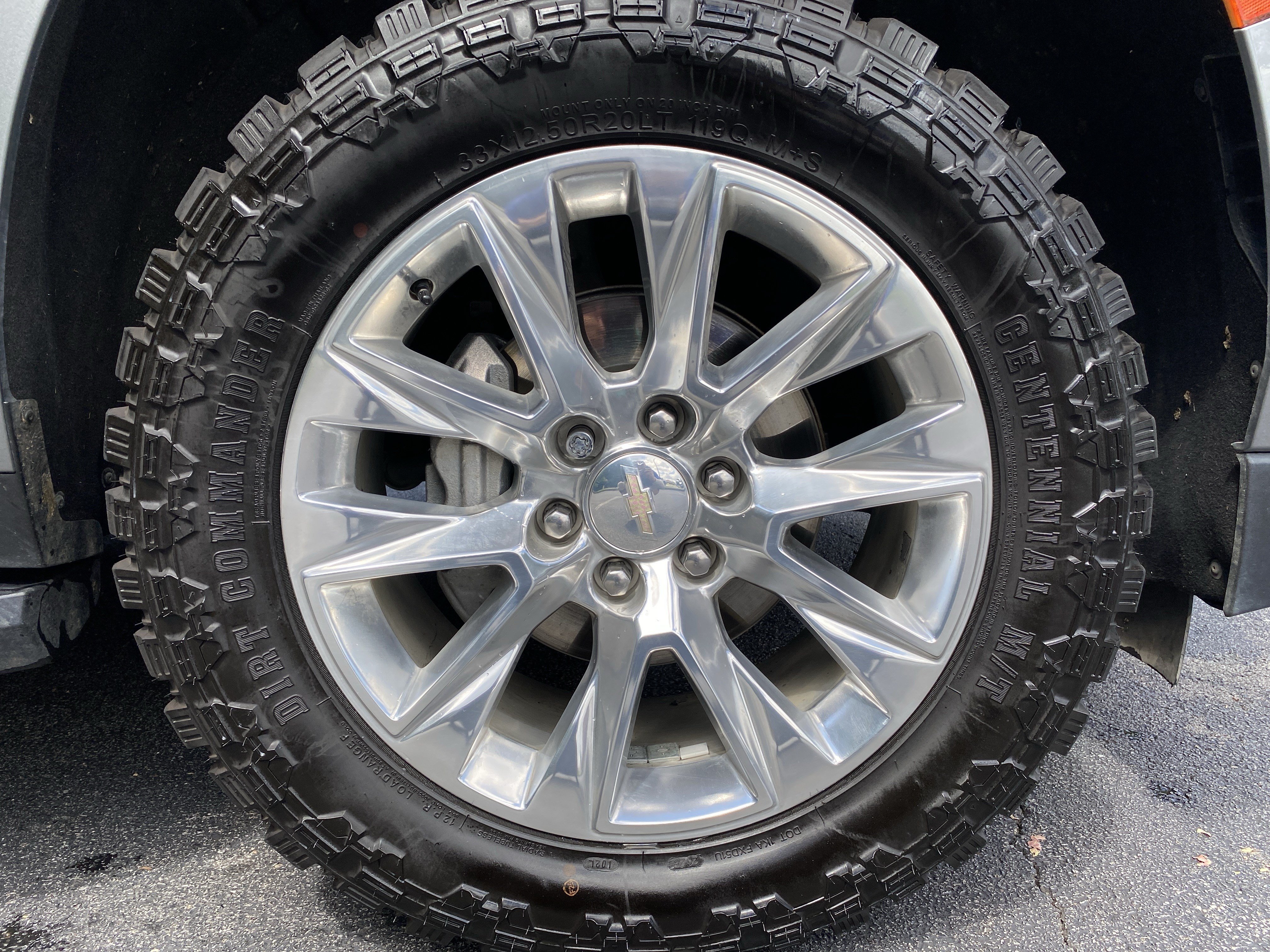 Used 2023 Chevrolet Tahoe Premier AWD/4WD image 13