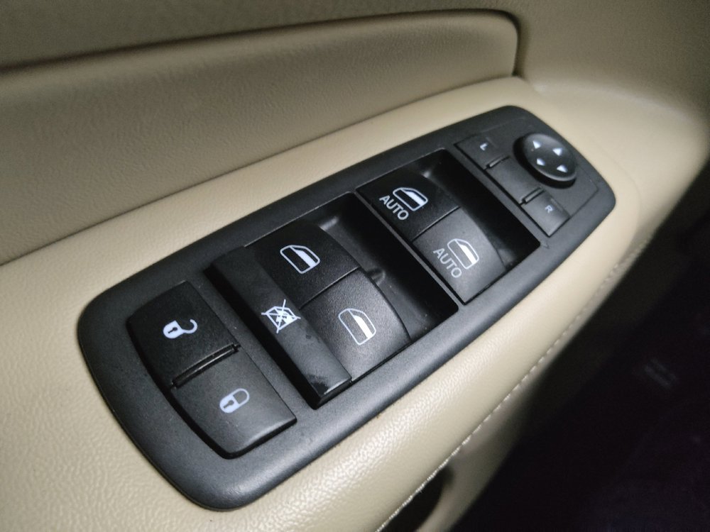 Used 2019 Jeep Grand Cherokee Laredo image 27