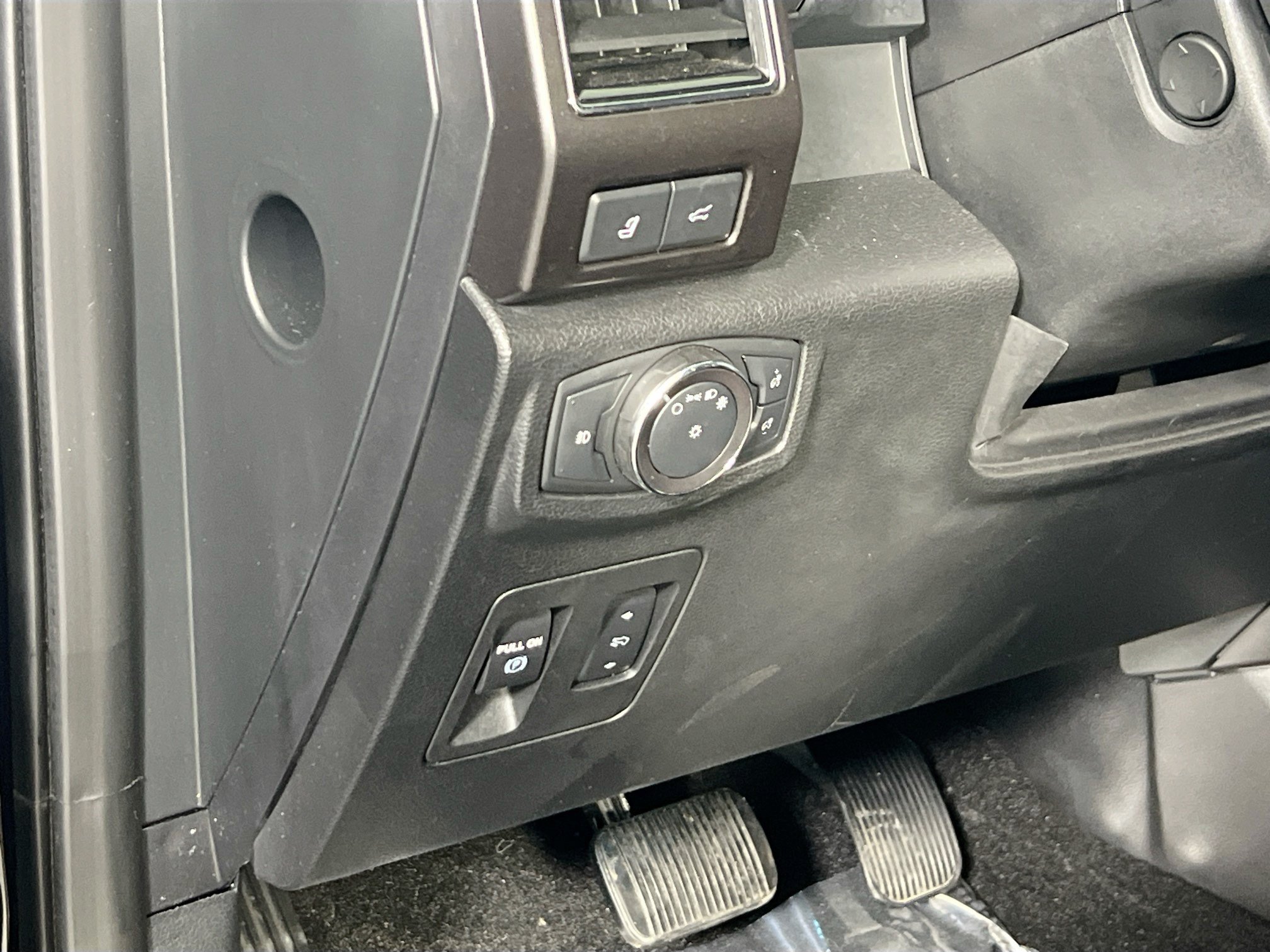 Used 2019 Ford Expedition Limited w/ Equipment Group 303A AWD/4WD image 10