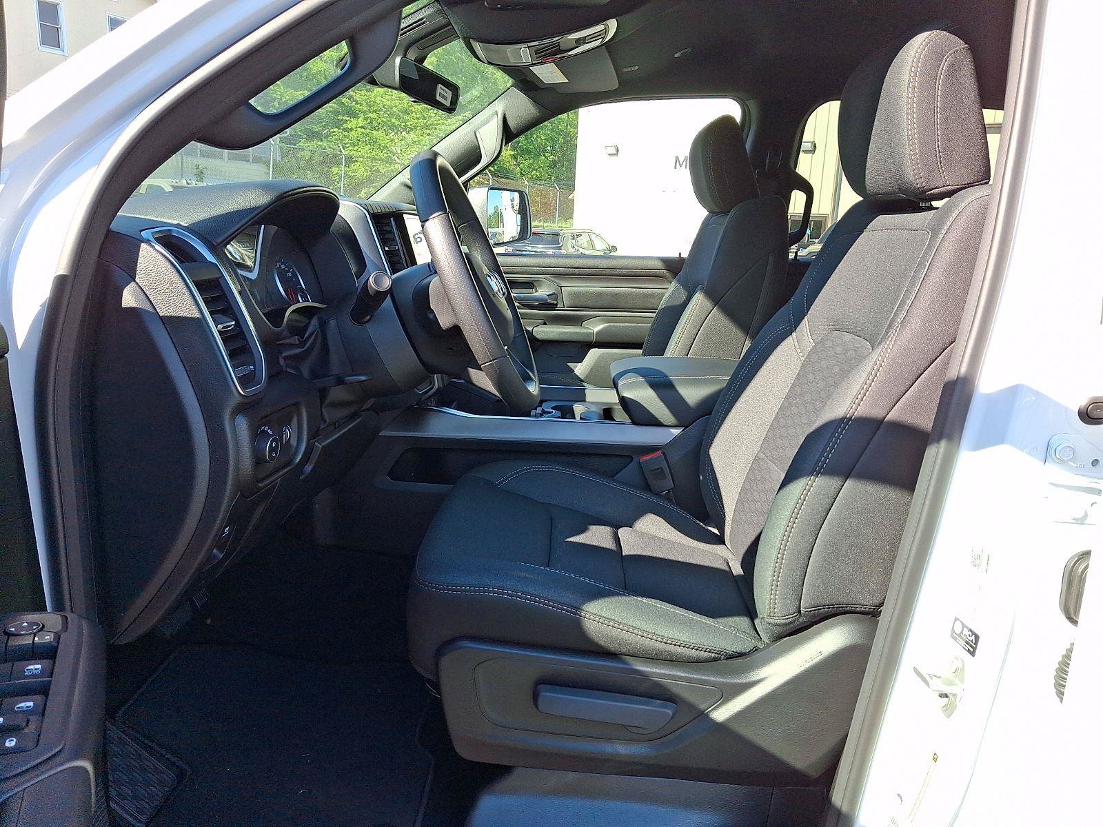 New 2026 RAM 1500 Express AWD/4WD image 10