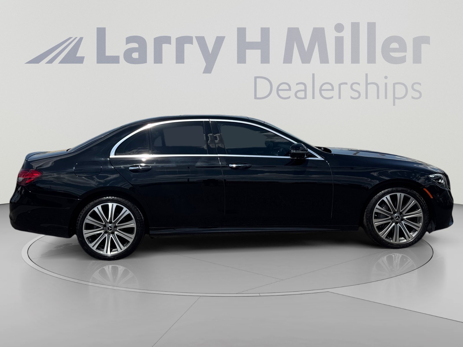 Used 2022 Mercedes-Benz E 350 Sedan image 6