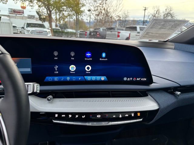 Used 2025 Cadillac Optiq Sport 2 image 23