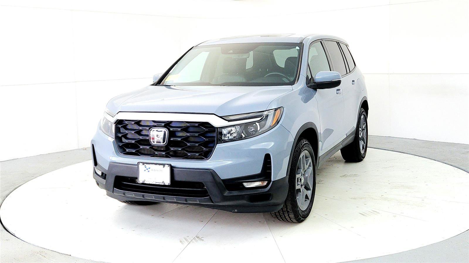 Used 2023 Honda Passport EX-L image 2