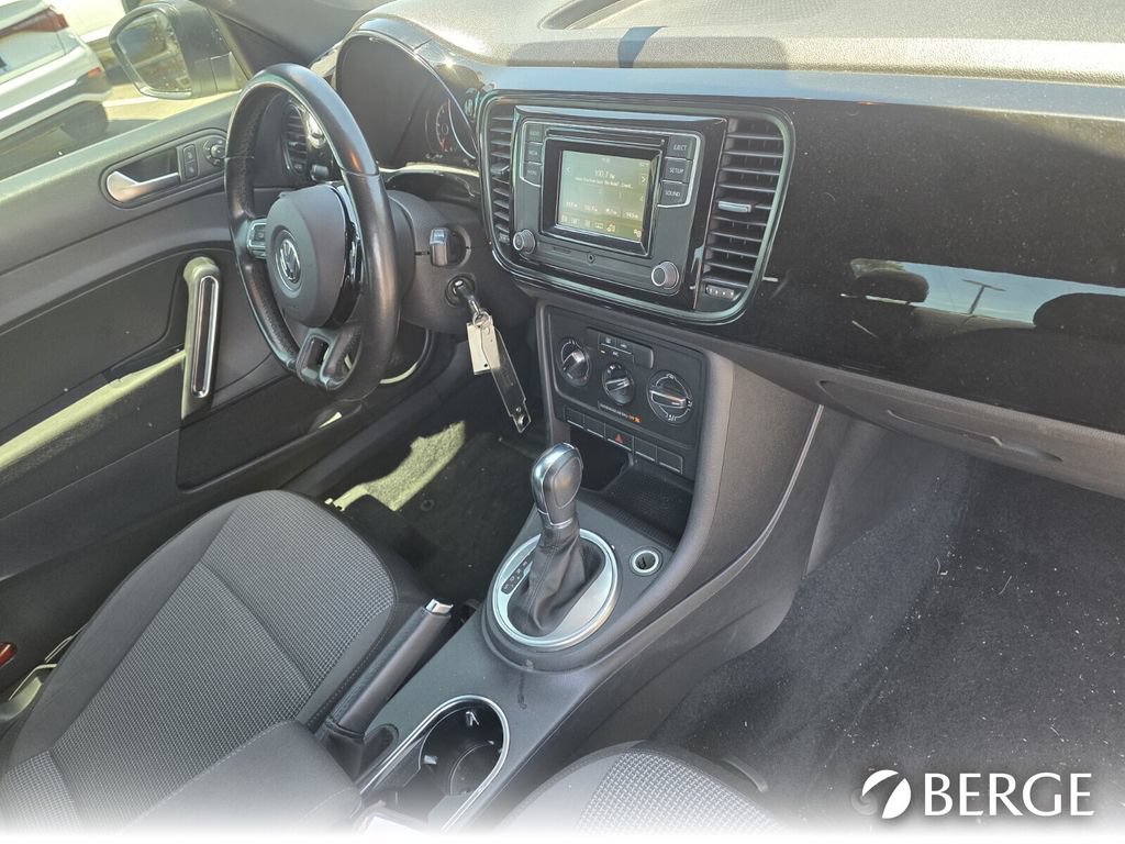 Used 2018 Volkswagen Beetle 2.0T S FWD image 28