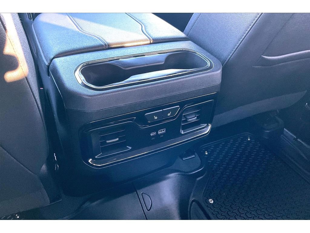 Used 2024 GMC Sierra 2500 AT4 w/ AT4 Premium Plus Package image 9