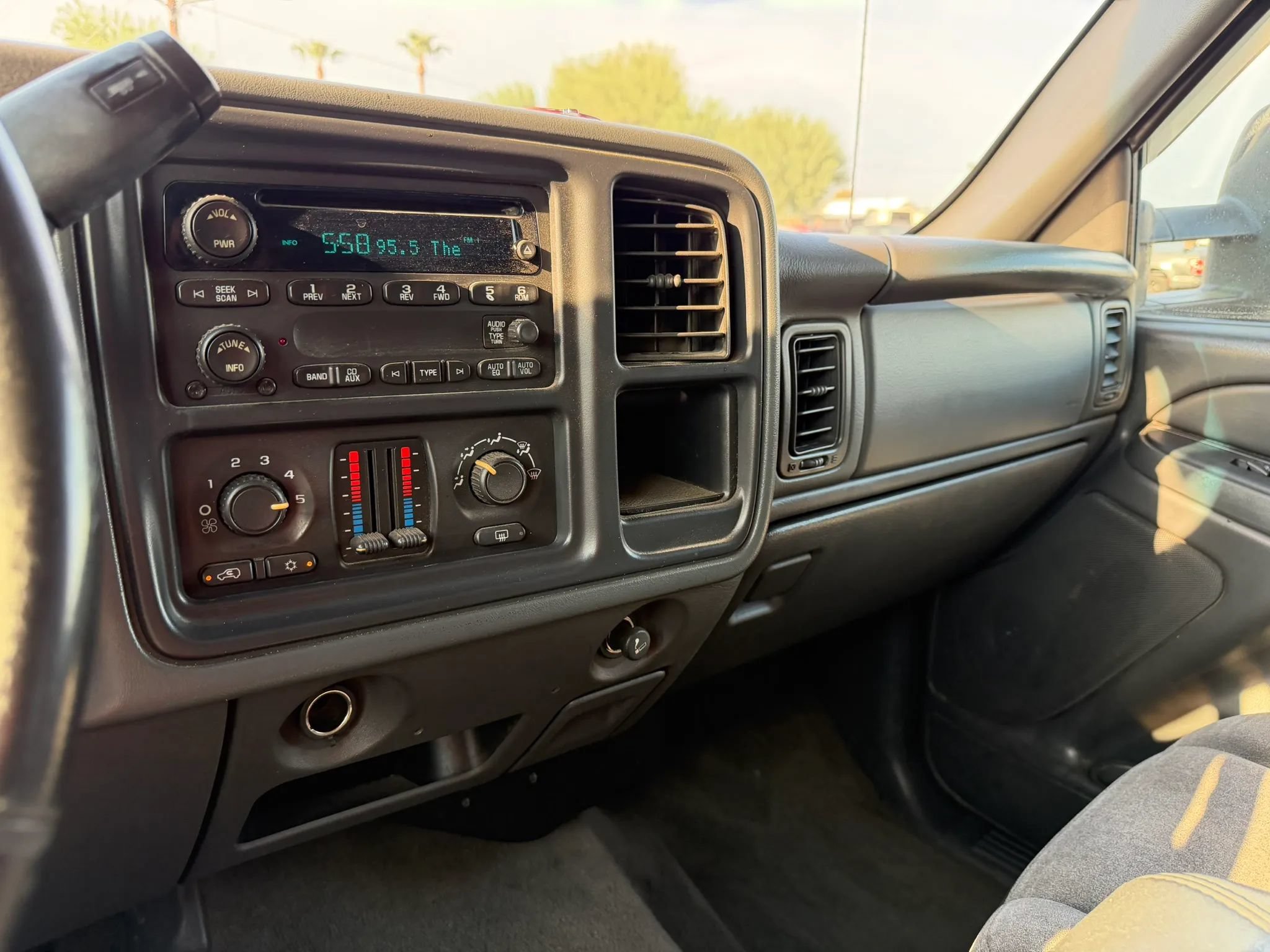 Used 2006 Chevrolet Silverado 2500 LT w/ Heavy-Duty Power Package AWD/4WD image 23