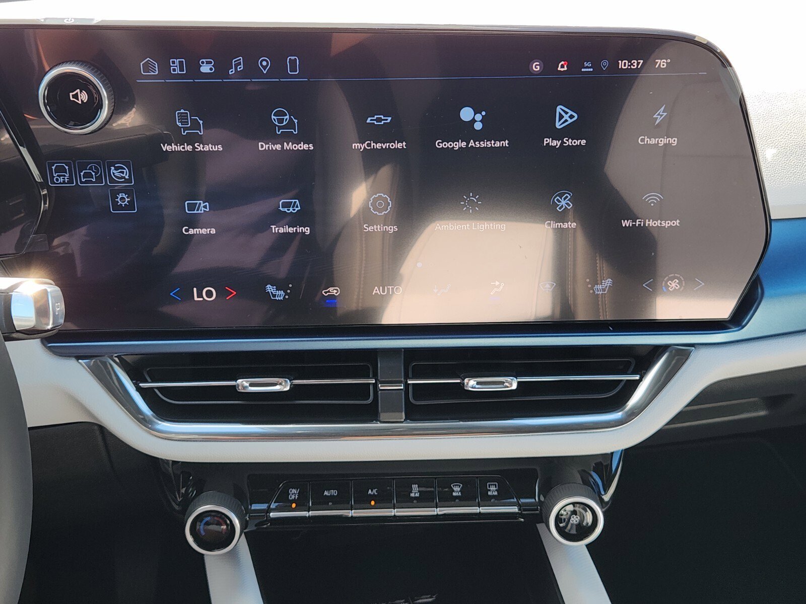 New 2026 Chevrolet Equinox EV LT AWD/4WD image 13