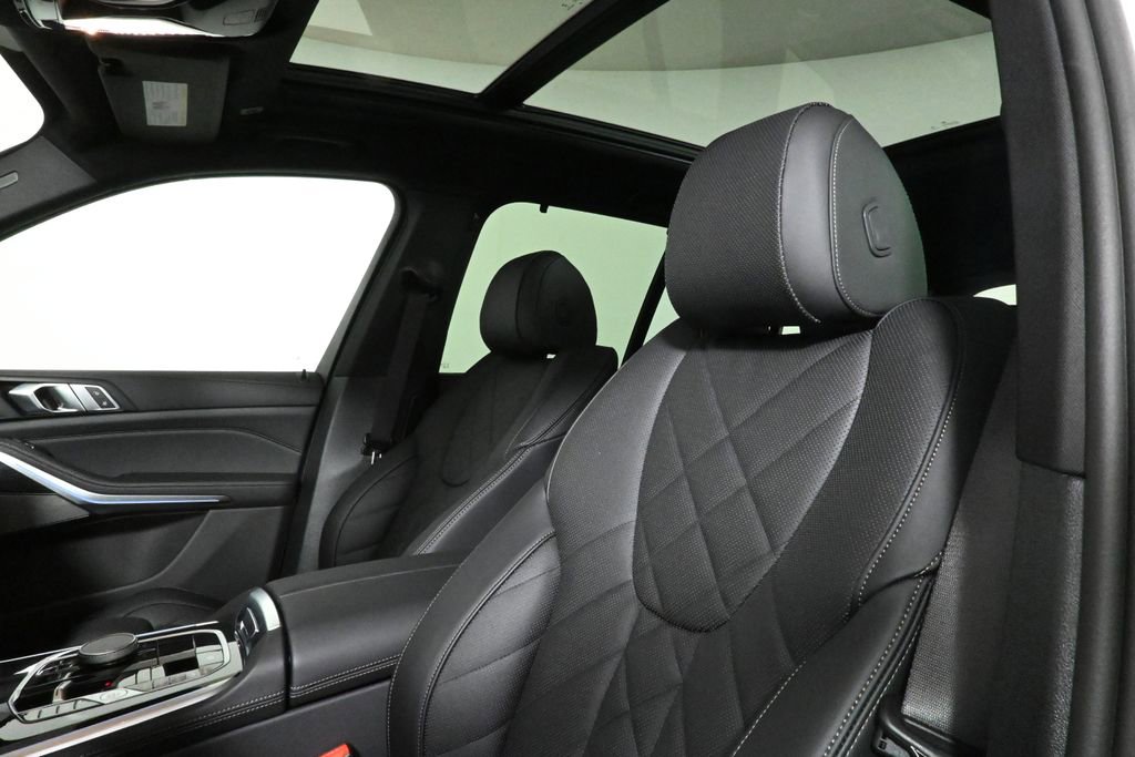 Used 2026 BMW X5 xDrive40i w/ M Sport Package image 16