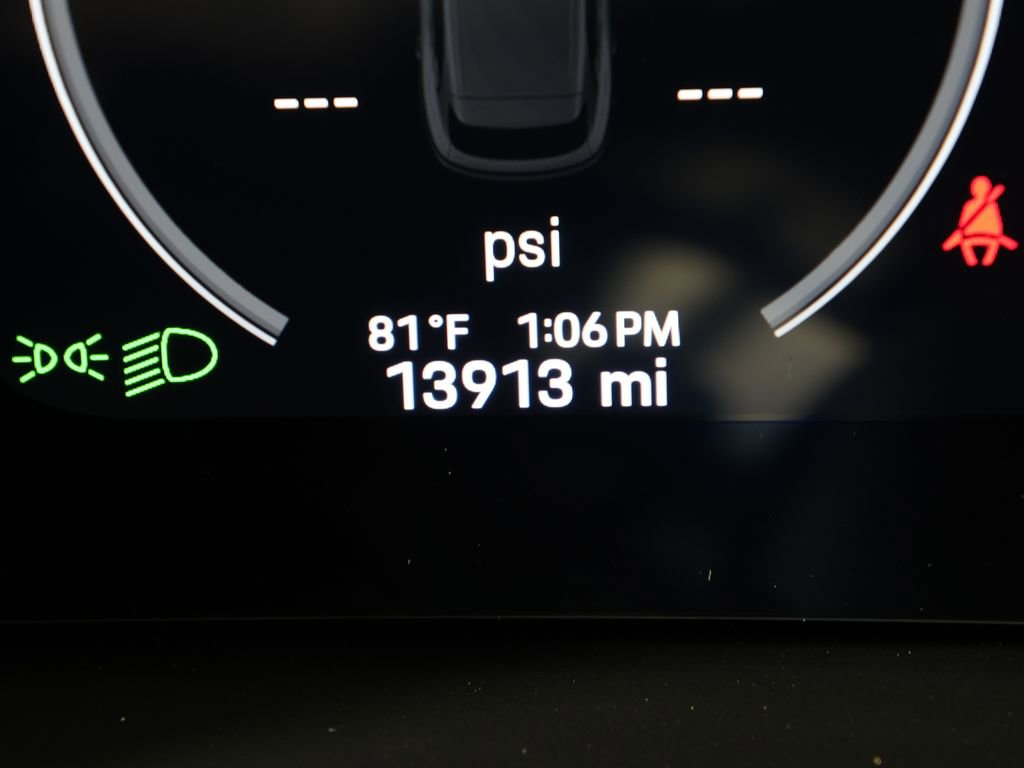 Certified 2024 Porsche Cayenne AWD/4WD image 26