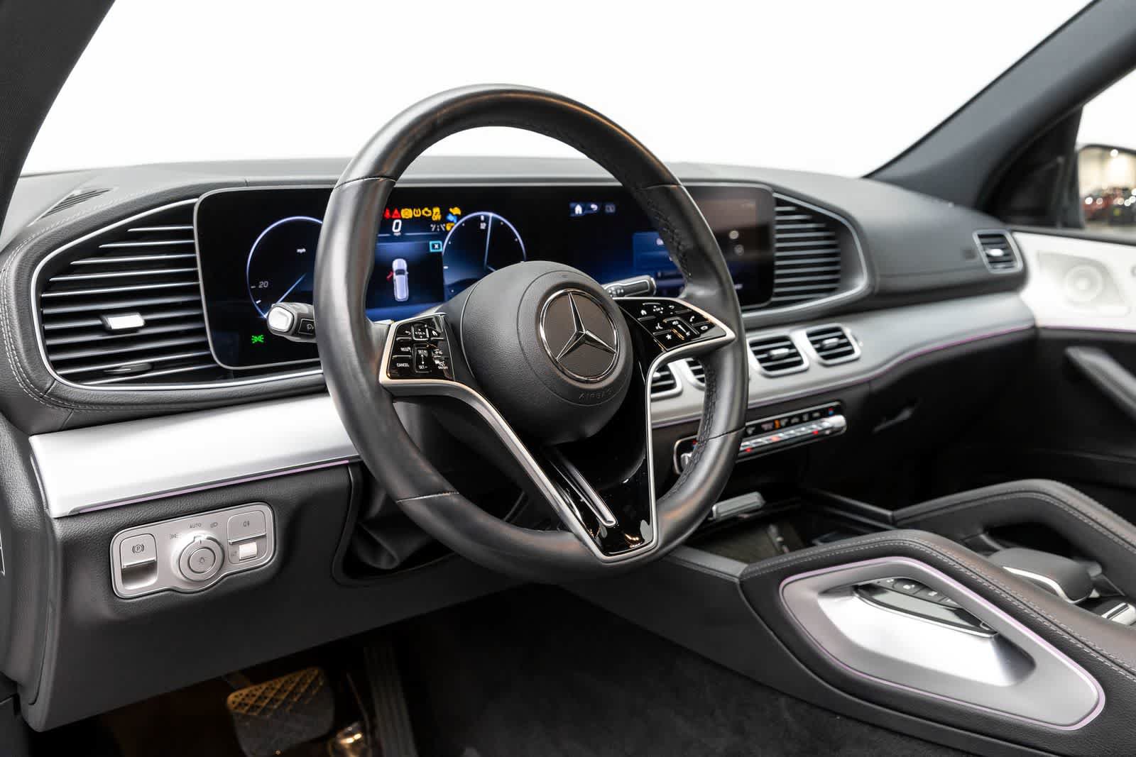 Used 2025 Mercedes-Benz GLS 450 4MATIC image 2