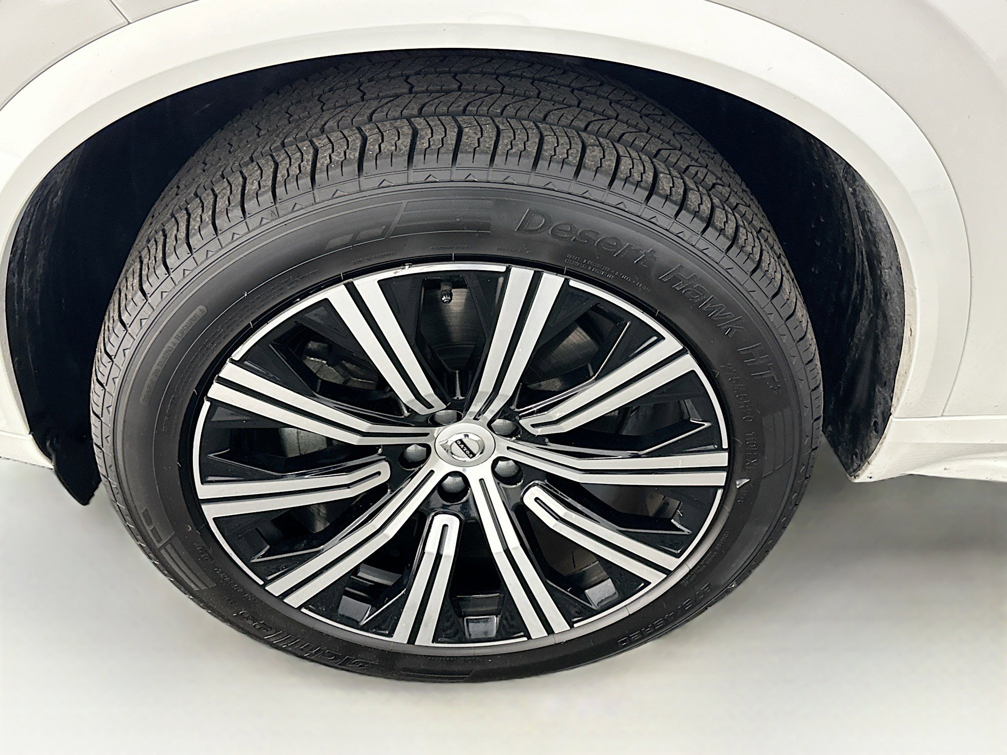 Used 2025 Volvo XC90 B5 Core image 11