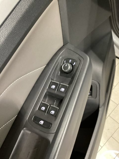 Used 2021 Volkswagen Atlas Cross Sport SEL R-Line AWD/4WD image 19