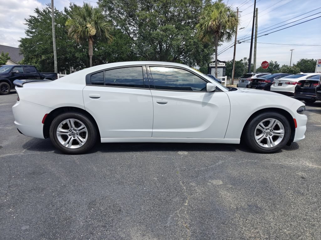 Used 2020 Dodge Charger SXT RWD image 4