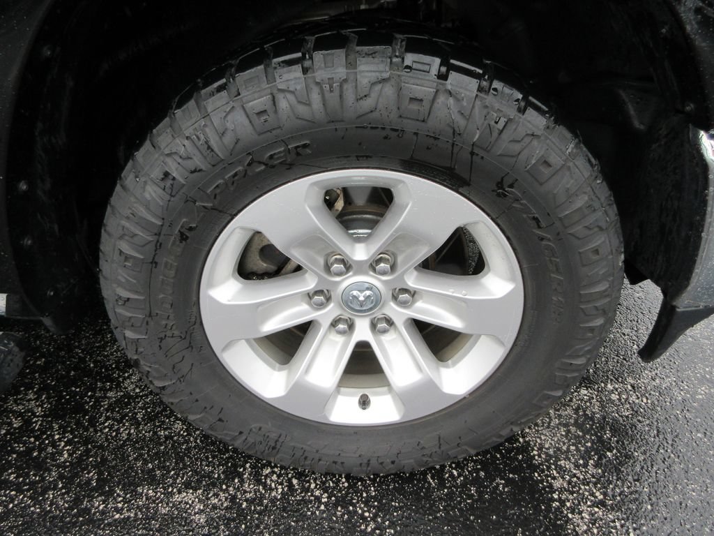 Used 2021 RAM 1500 Laramie AWD/4WD image 10