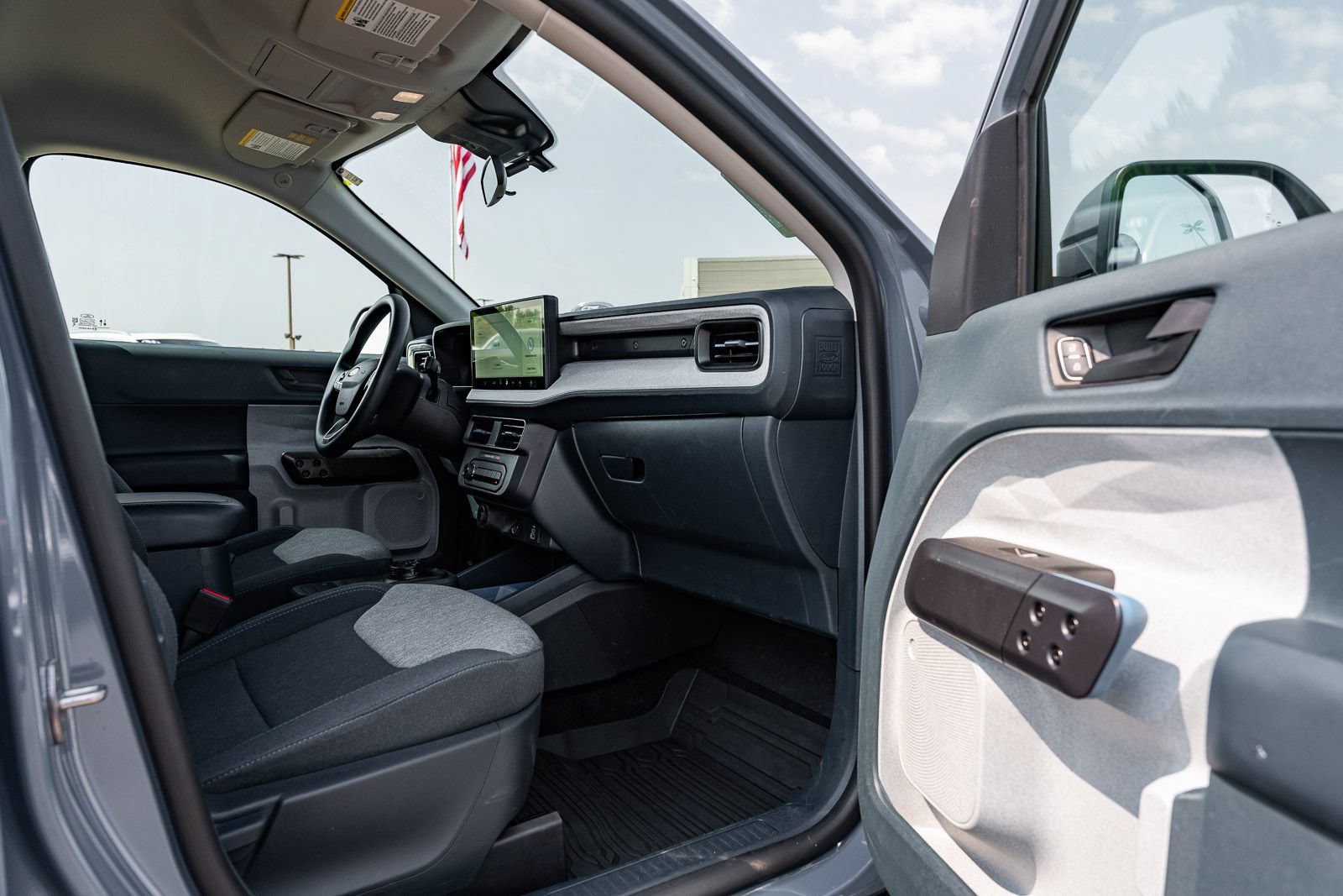 Certified 2025 Ford Maverick XLT FWD image 11