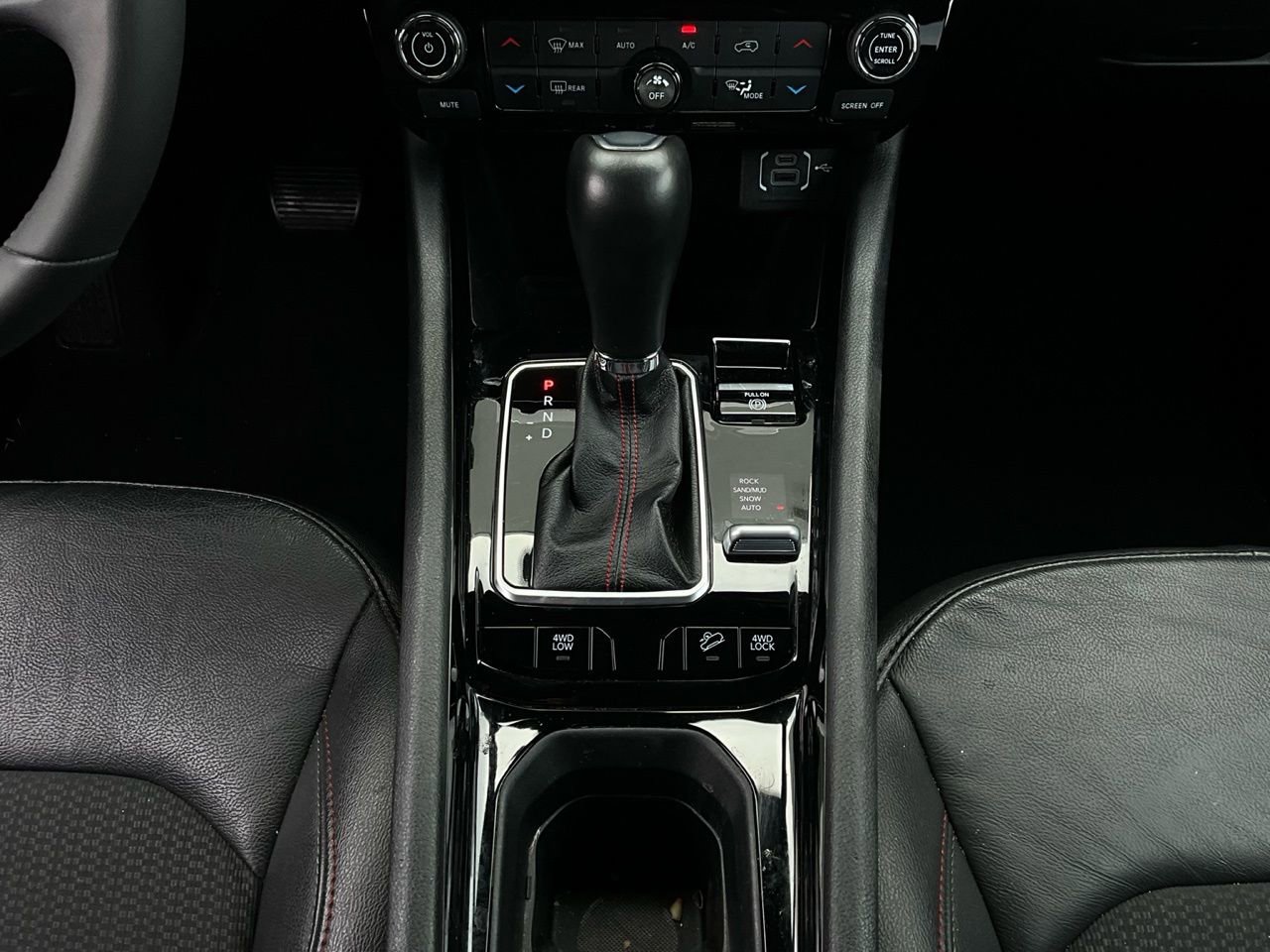 Used 2025 Jeep Compass Trailhawk w/ Trailer Tow Group image 14