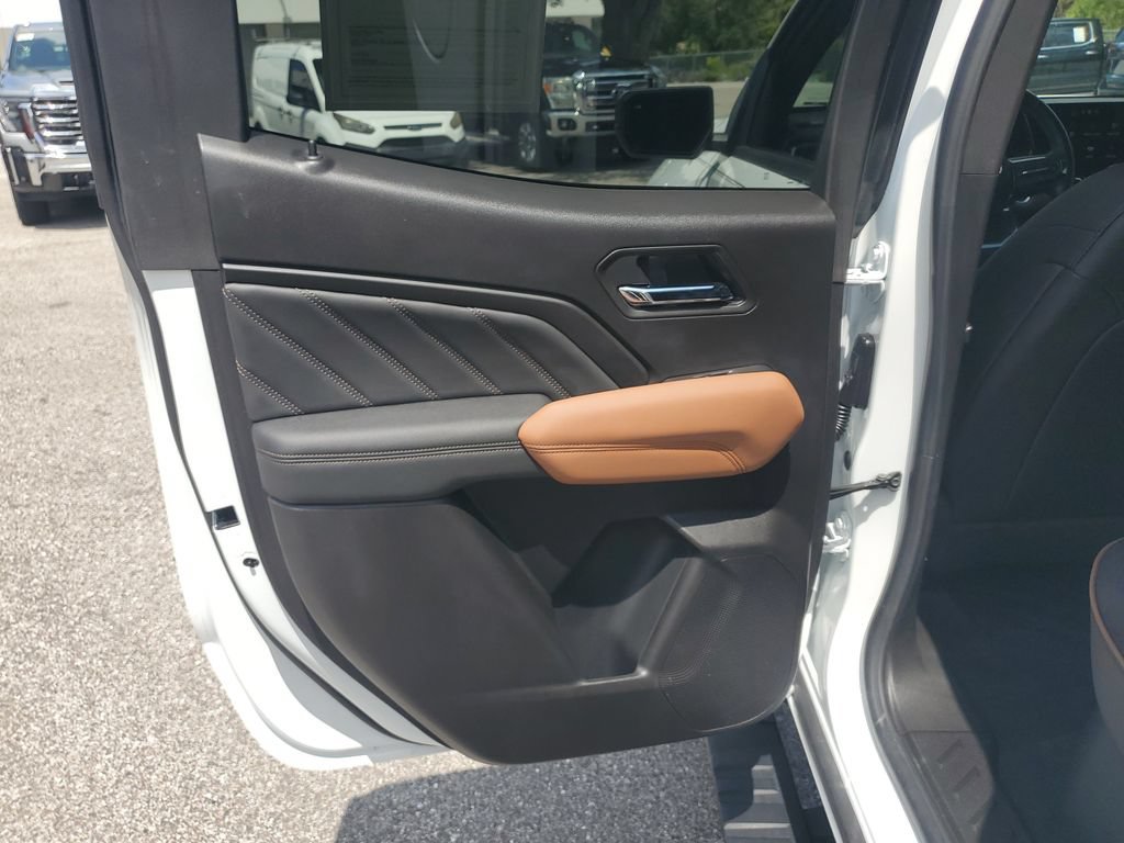 Certified 2025 GMC Canyon AT4 AWD/4WD image 15