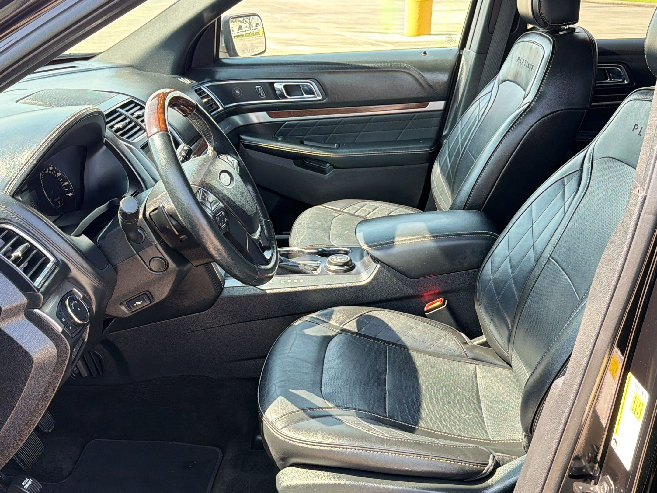 Used 2017 Ford Explorer Platinum AWD/4WD image 5