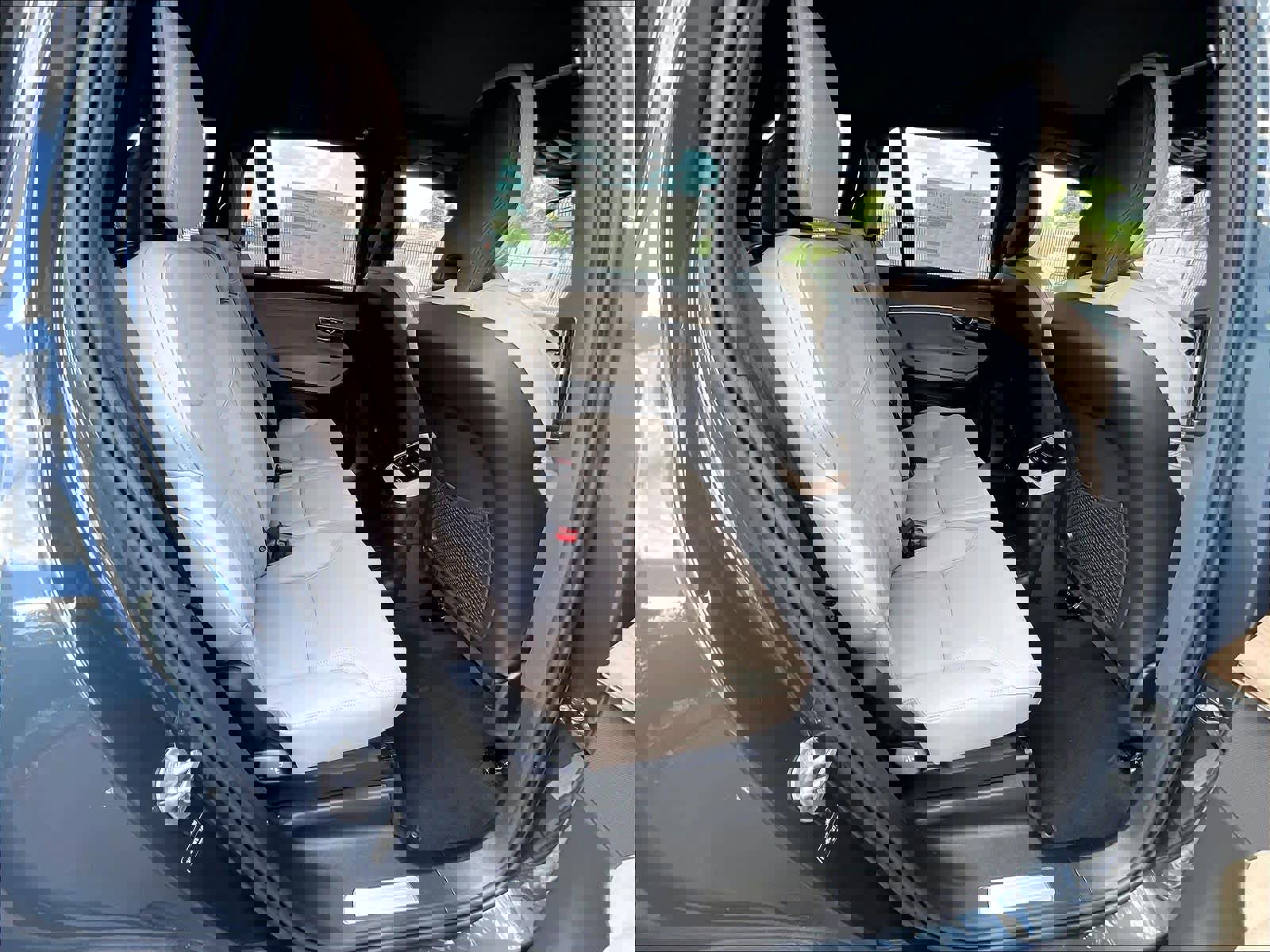 New 2026 Volvo XC90 T8 Plus w/ Protection Package Premier image 27