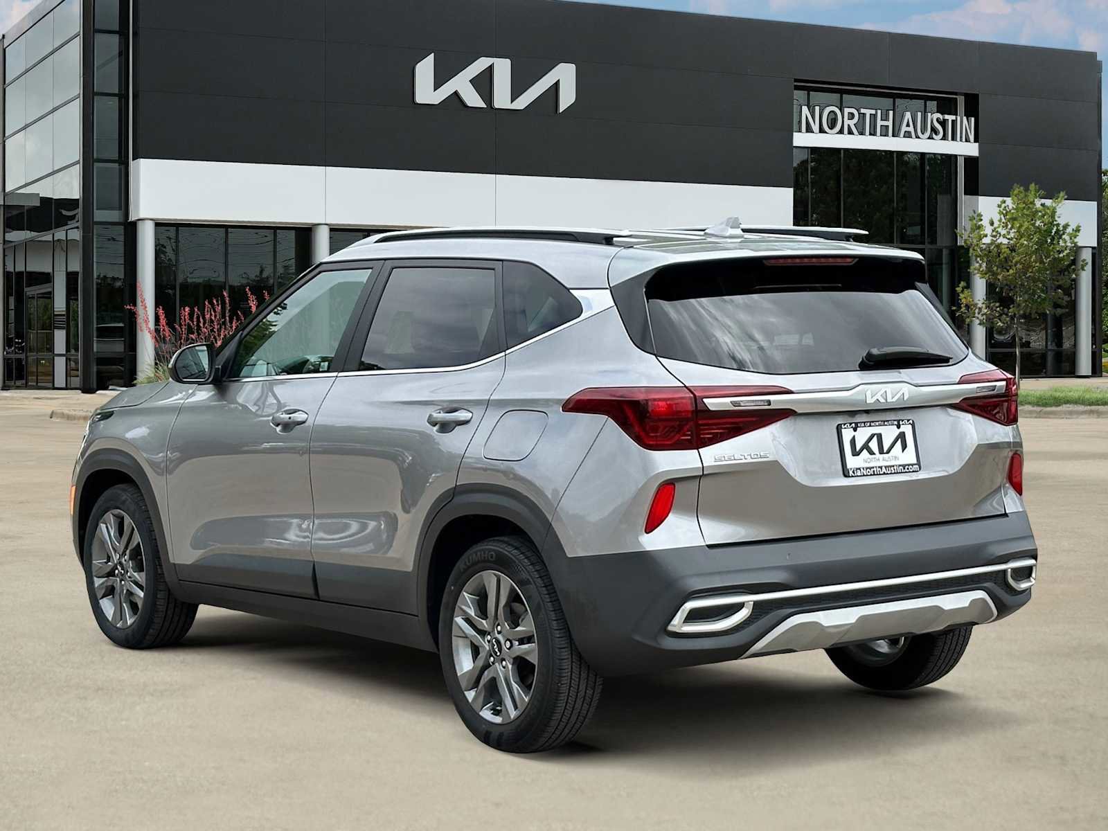 Certified 2022 Kia Seltos S image 4