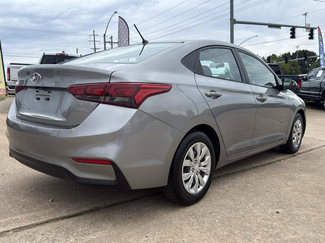 Used 2021 Hyundai Accent SE FWD image 5