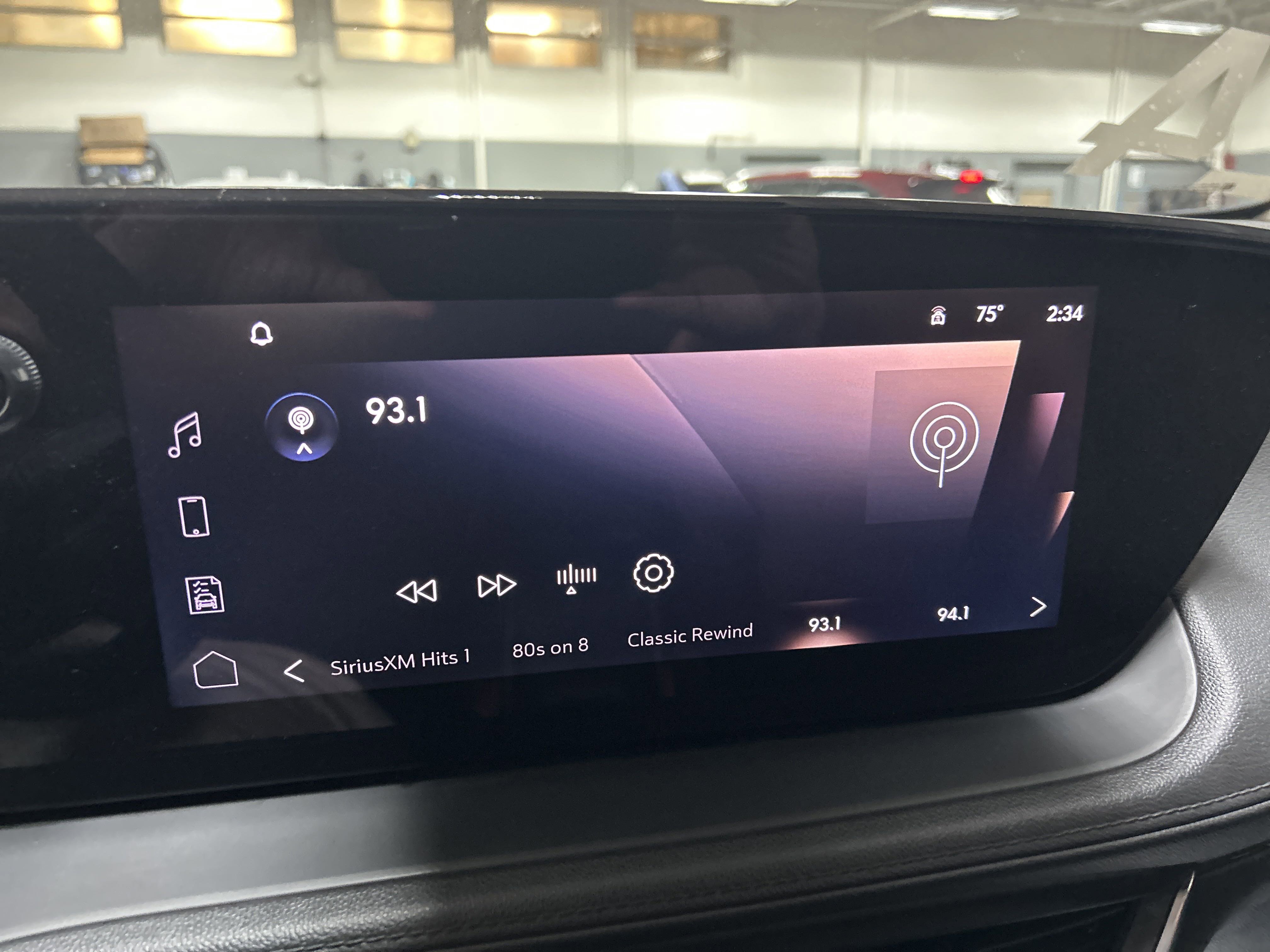 Used 2024 Buick Encore GX Sport Touring image 17