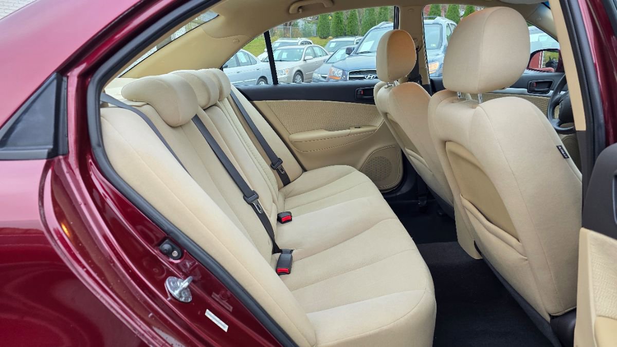 Used 2010 Hyundai Sonata GLS image 11