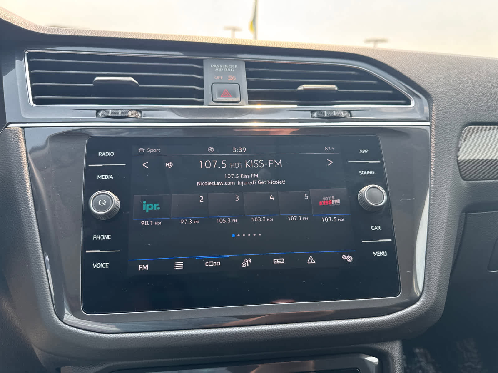 Certified 2024 Volkswagen Tiguan SE image 17