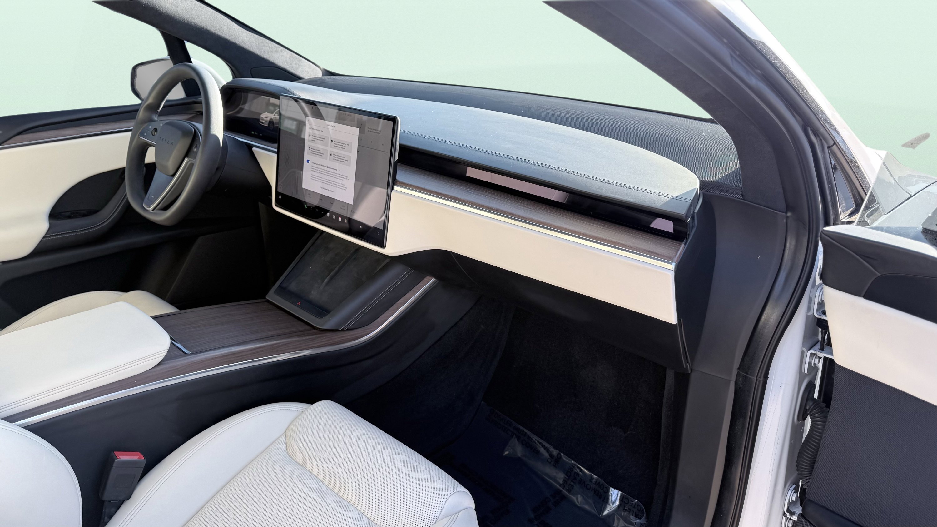 Used 2022 Tesla Model X image 46