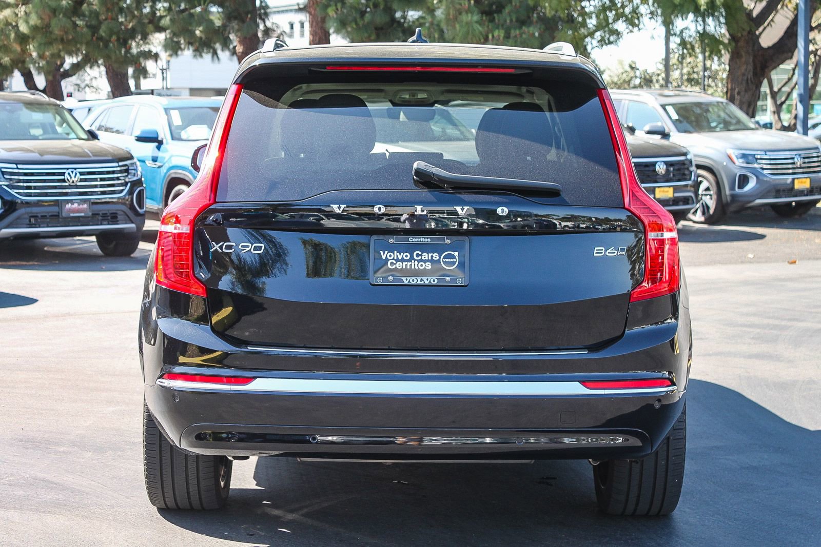 Used 2023 Volvo XC90 B6 Plus w/ Protection Package Premier image 7