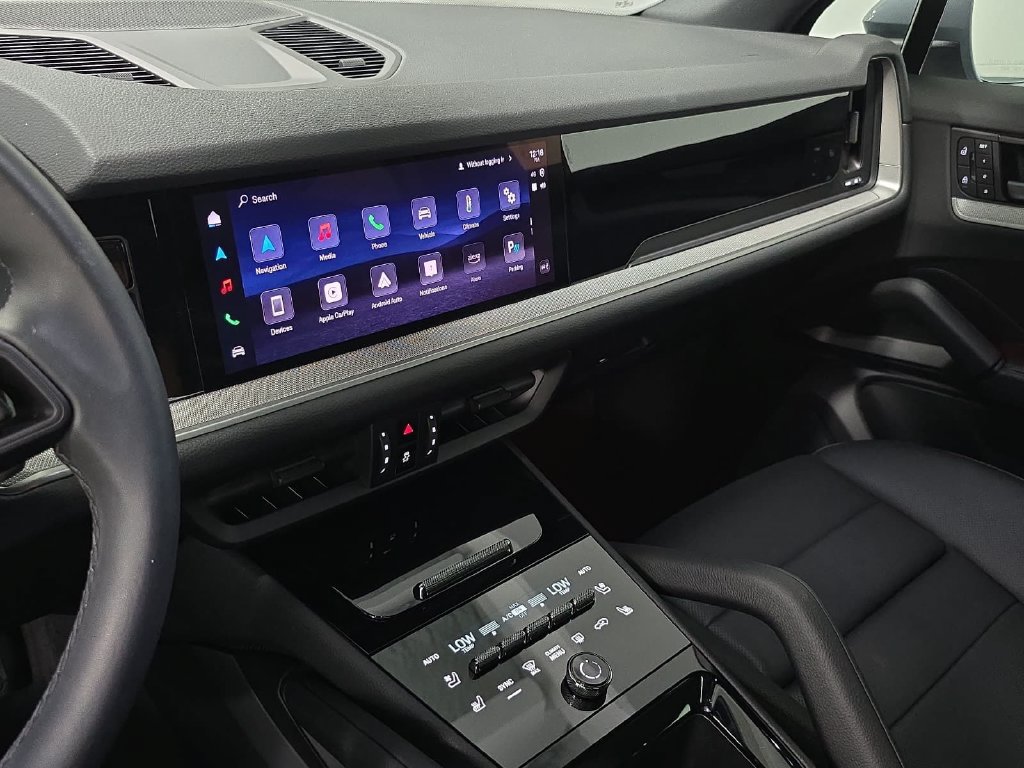 Certified 2026 Porsche Cayenne AWD/4WD image 15