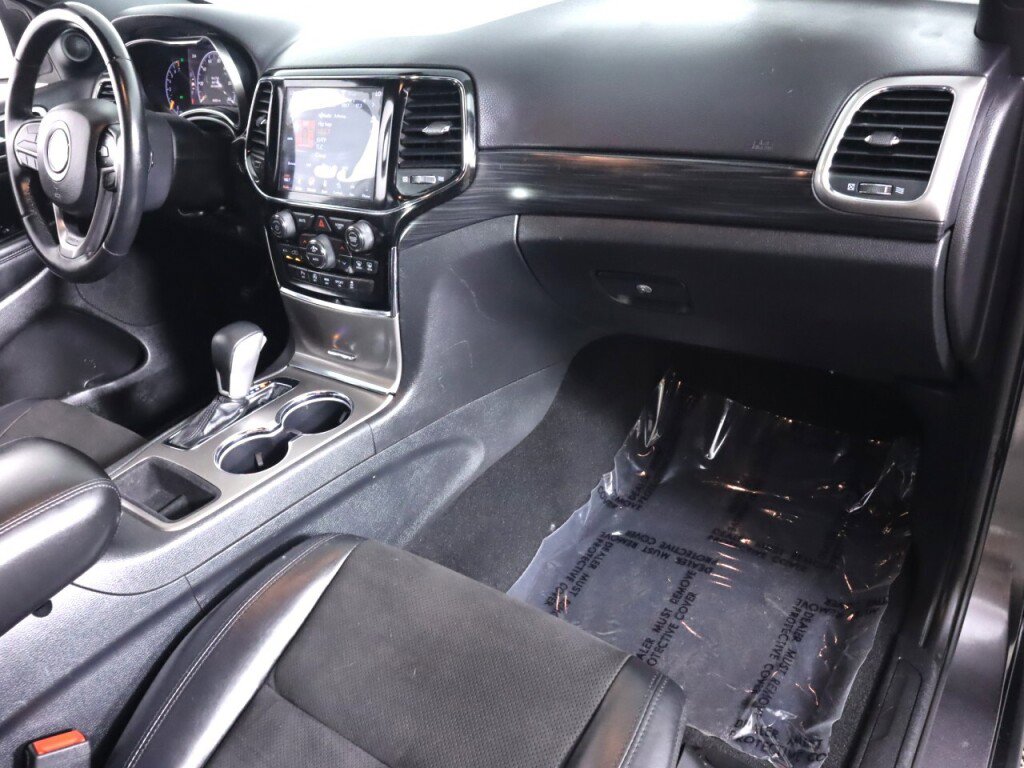 Used 2019 Jeep Grand Cherokee Laredo w/ Laredo X Package RWD image 38