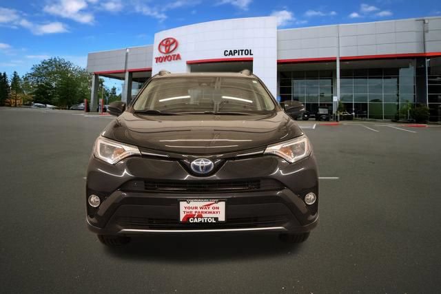 Used 2018 Toyota RAV4 XLE AWD/4WD image 6