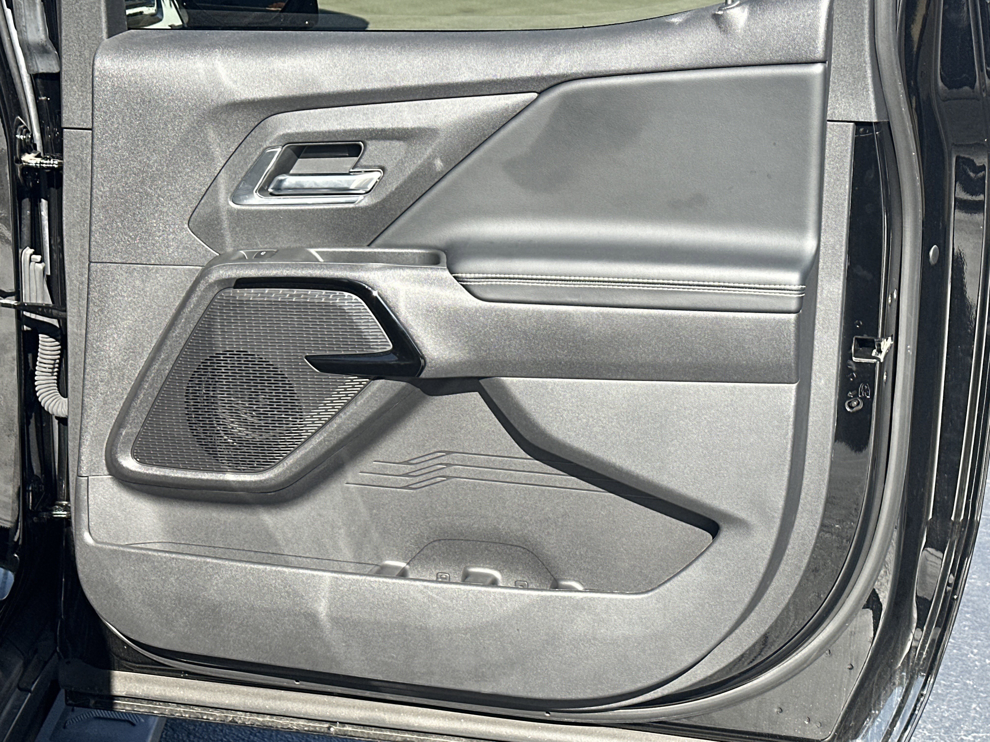 New 2025 Chevrolet Silverado EV LT image 17