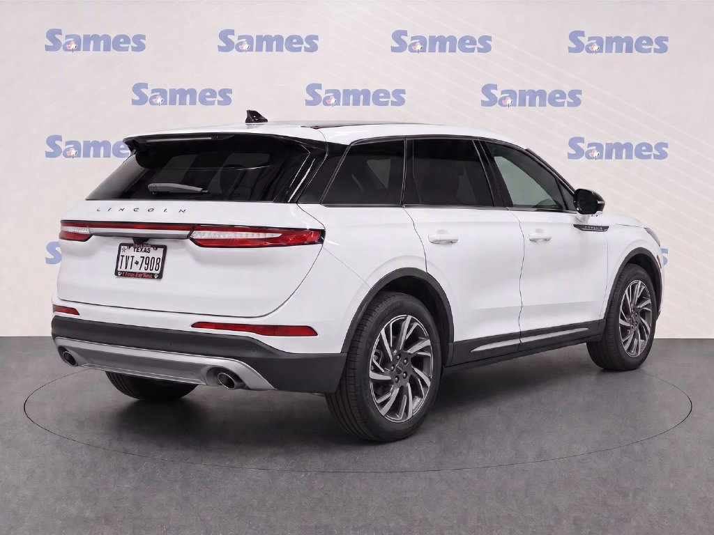 Used 2023 Lincoln Corsair FWD image 3