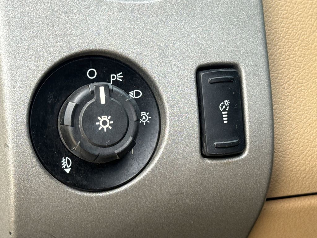 Used 2016 Ford F350 Lariat w/ Lariat Ultimate Package AWD/4WD image 25