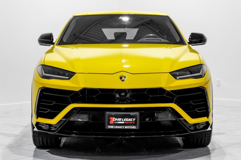 Used 2022 Lamborghini Urus image 2
