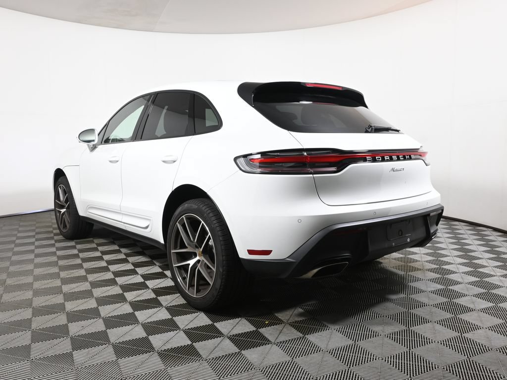 Used 2024 Porsche Macan AWD/4WD image 3