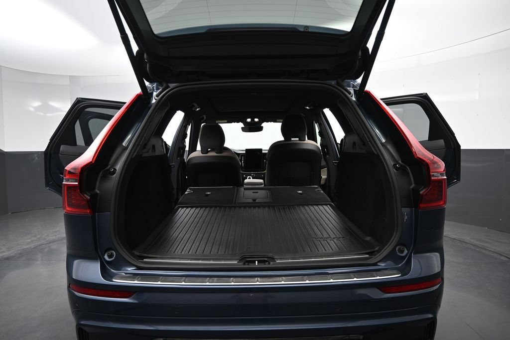 Used 2026 Volvo XC60 B5 Plus AWD/4WD image 19