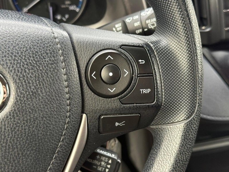 Used 2018 Toyota RAV4 LE w/ All Weather Liner Package image 21