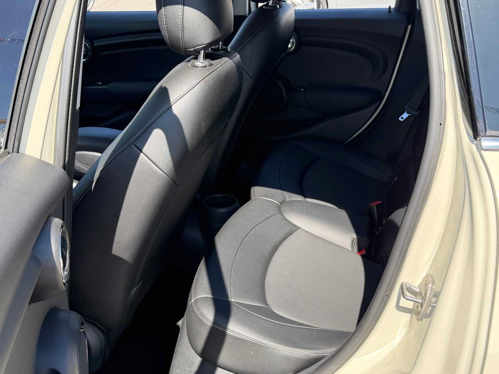 Used 2018 MINI Cooper 4-Door Hardtop FWD image 25