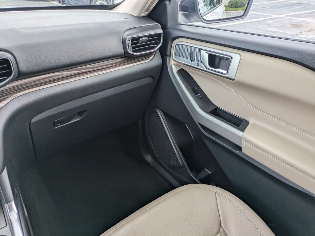 Used 2024 Ford Explorer Limited RWD image 19