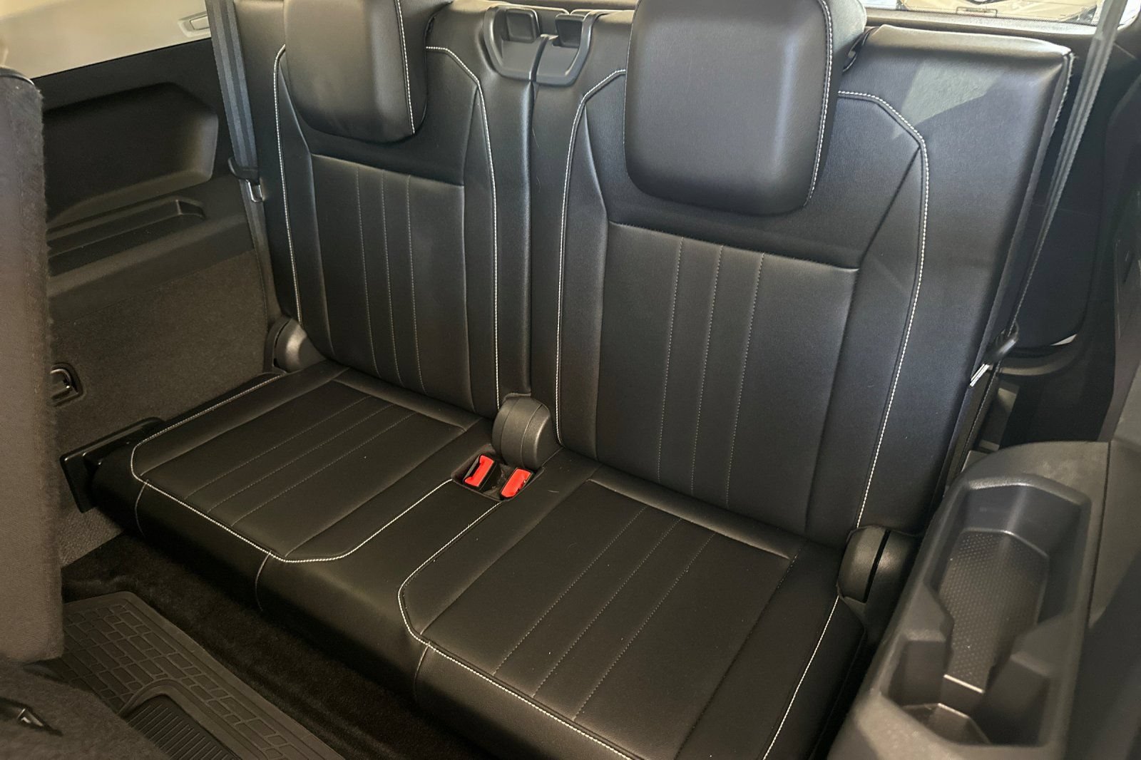 Used 2022 Volkswagen Tiguan SE FWD image 15