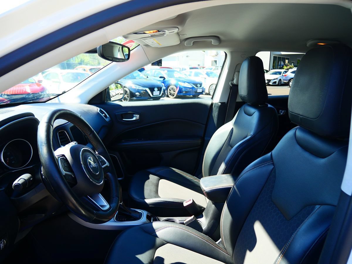Used 2019 Jeep Compass Latitude w/ Popular Equipment Group AWD/4WD image 10