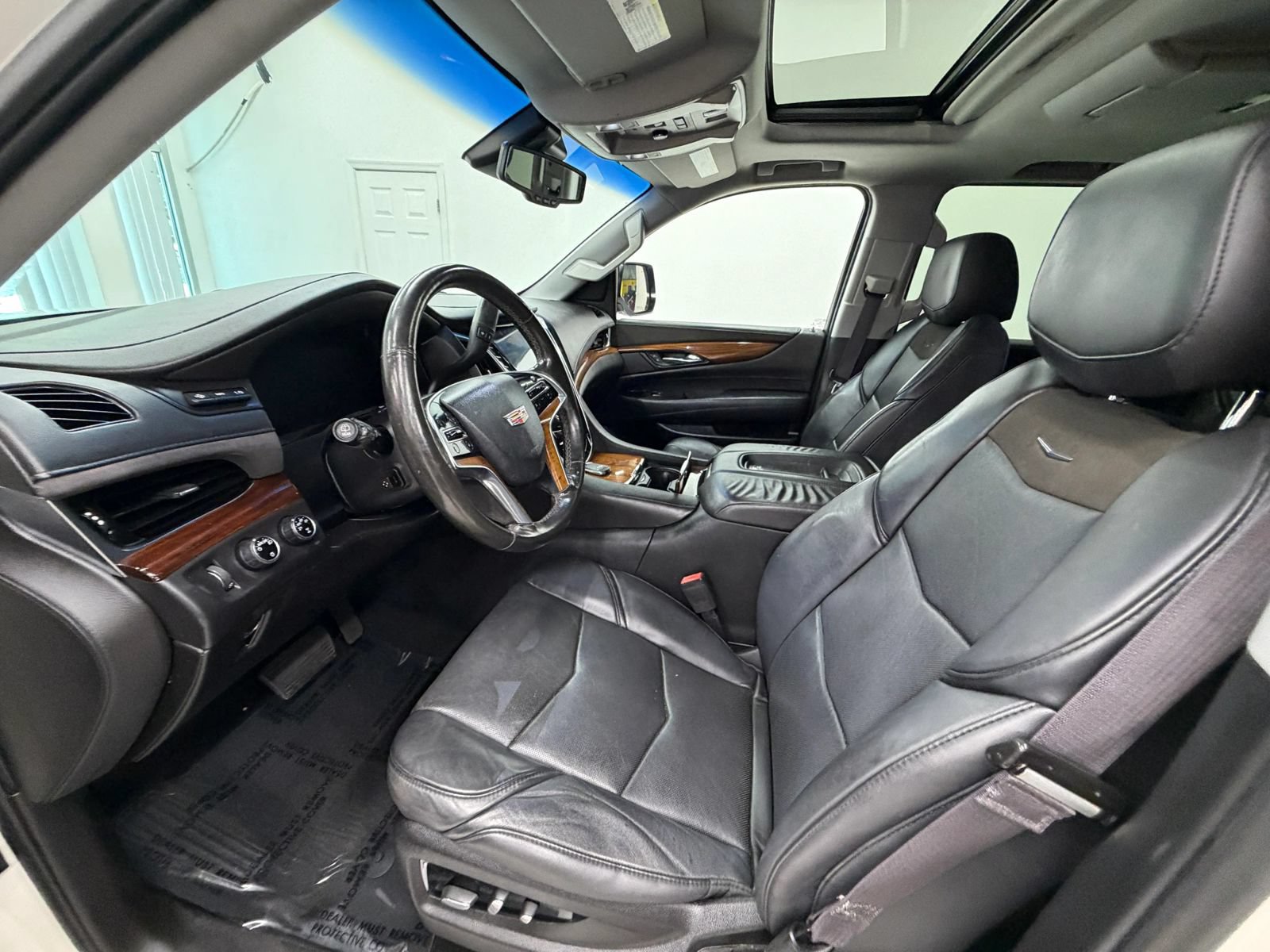 Used 2015 Cadillac Escalade ESV Premium AWD/4WD image 14