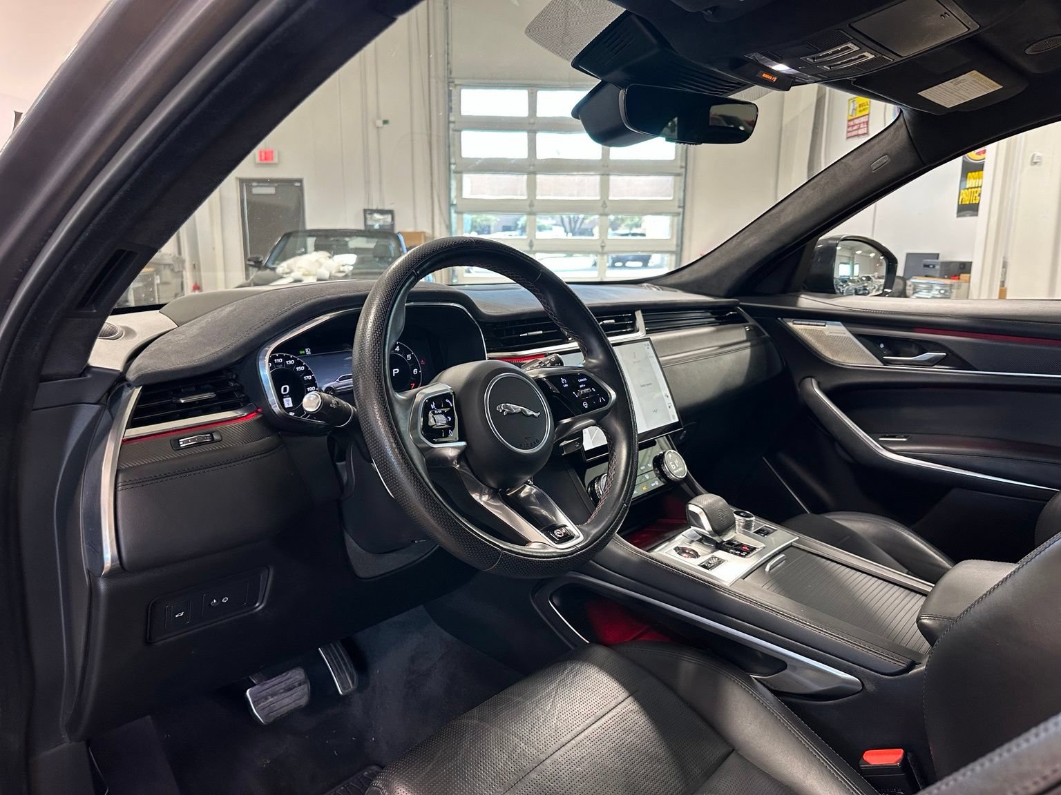 Used 2023 Jaguar F-PACE SVR AWD/4WD image 18