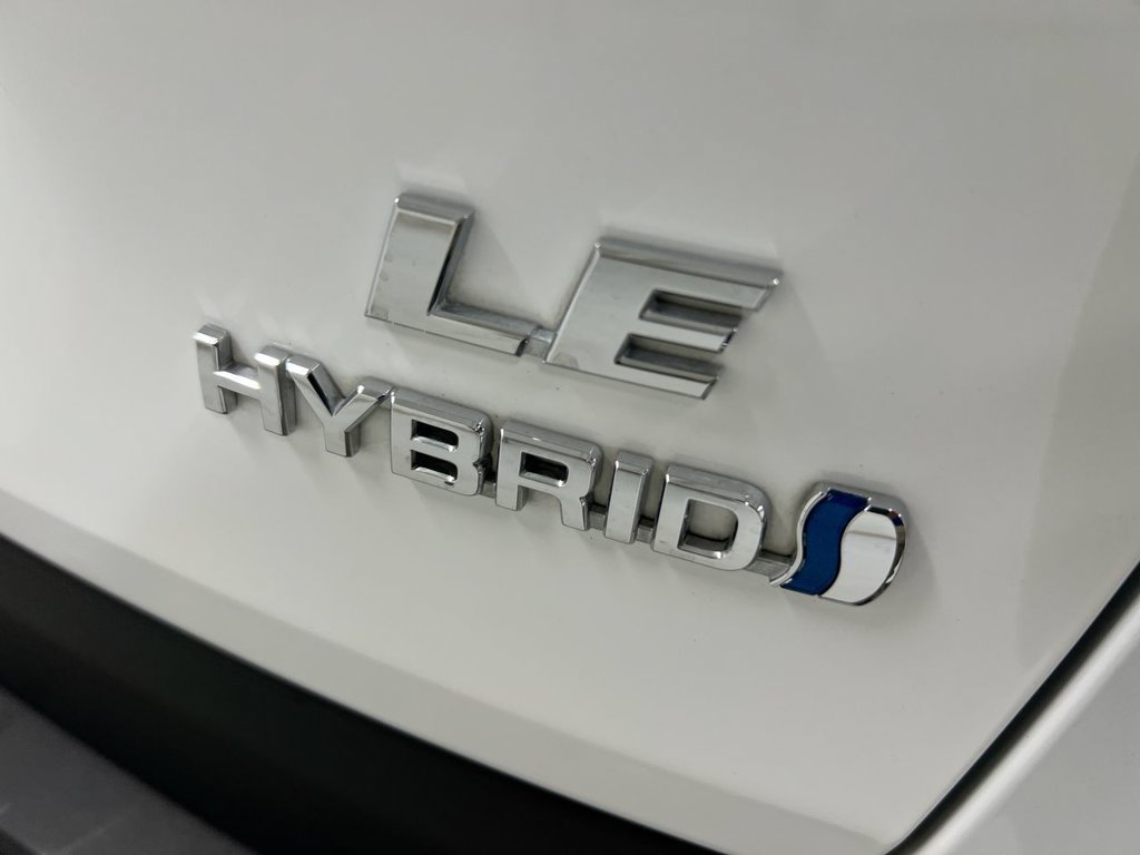 Used 2024 Toyota RAV4 LE AWD/4WD image 25