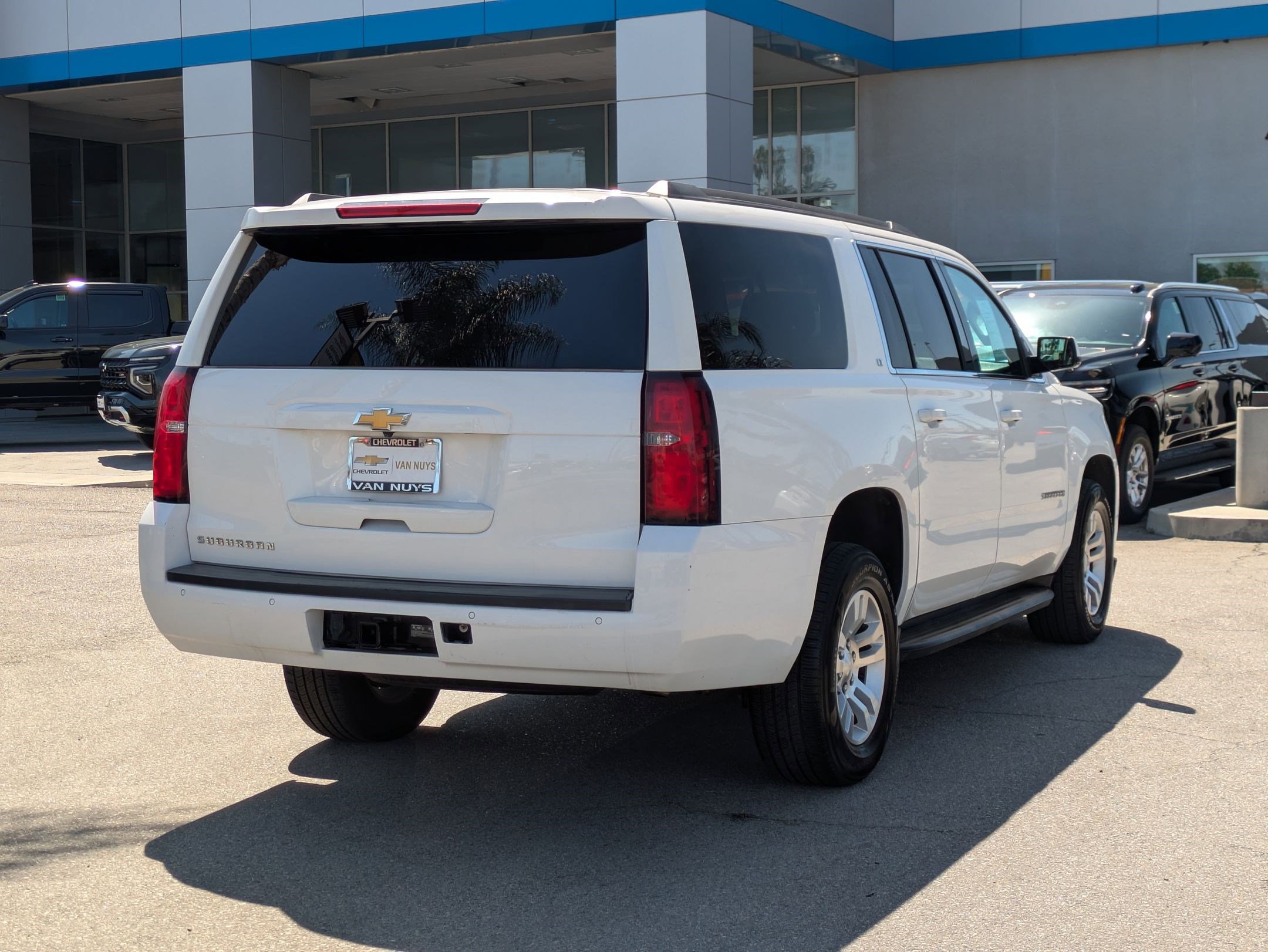Used 2019 Chevrolet Suburban LT image 5