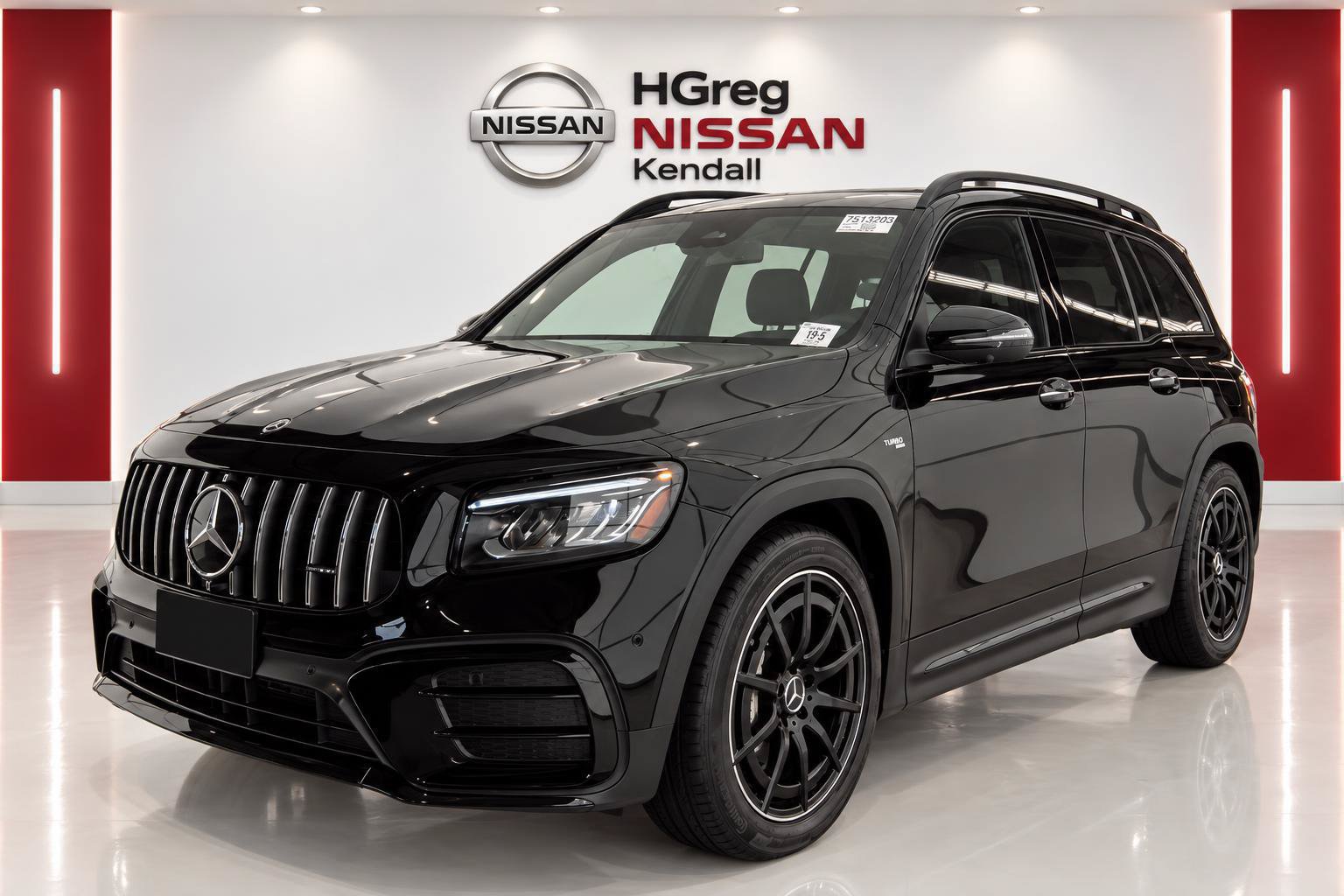 Used 2026 Mercedes-Benz GLB 35 AMG 4MATIC image 3